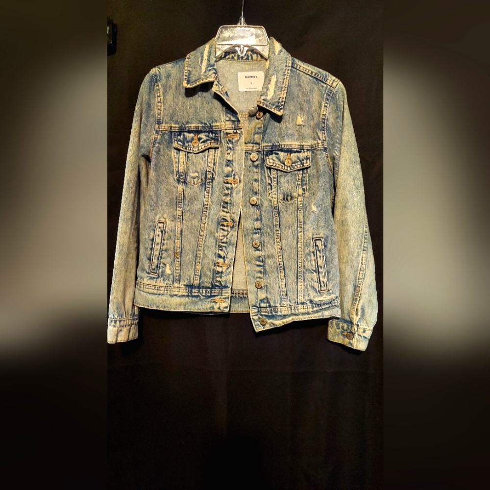 Ladies distressed denim jacket in good condition.